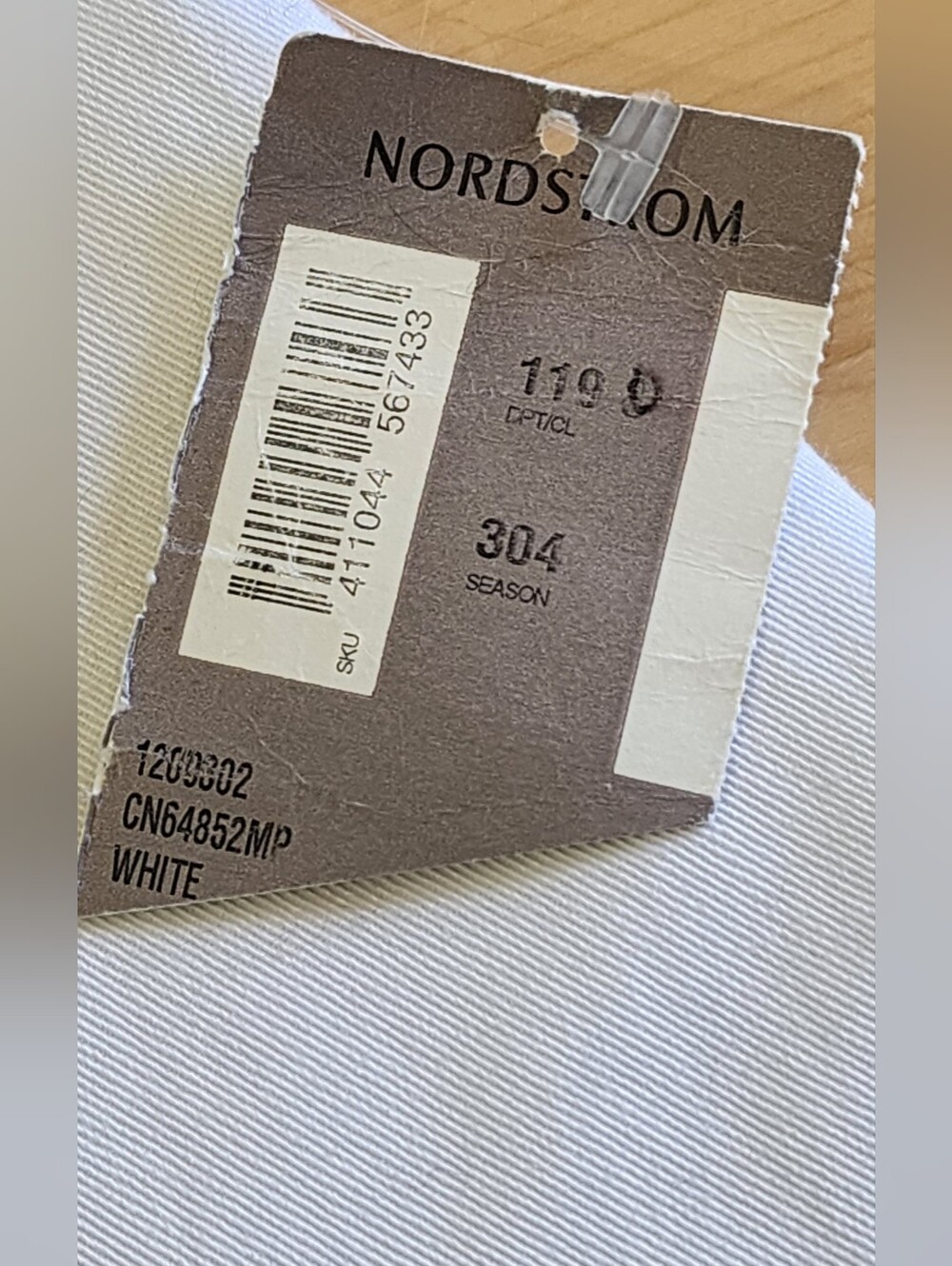 NWT - Caslon Nordstrom White Shorts | Size 8 Petite - Picture 5 of 7